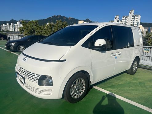 Hyundai Staria Cargo 5-Seater Modern — пробег 15 000 км — фото 2 из 5