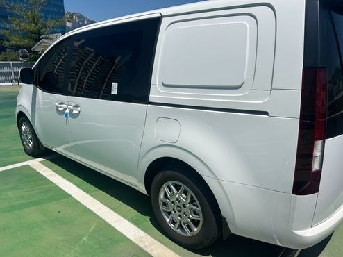 Hyundai Staria Cargo 5-Seater Modern — пробег 15 000 км — фото 4 из 5