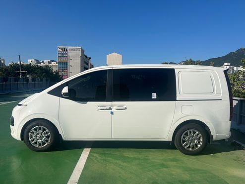 Hyundai Staria Cargo 5-Seater Modern — пробег 15 000 км — фото 5 из 5