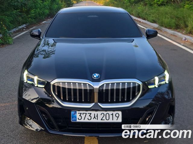 BMW 5-Series 530i xDrive M Sport — пробег 7 000 км — фото 1 из 5