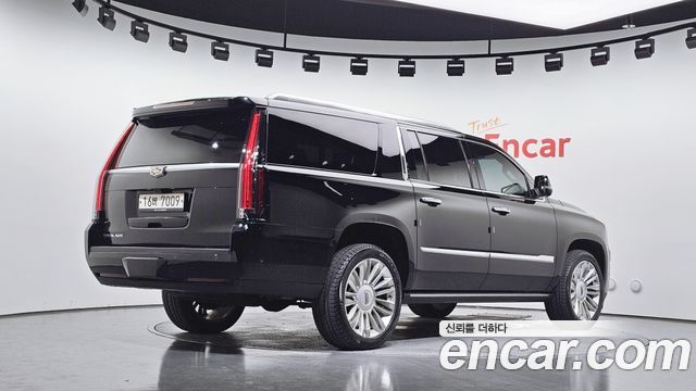 Cadillac Escalade 6.2 ESV 4th — пробег 87 612 км — фото 2 из 5