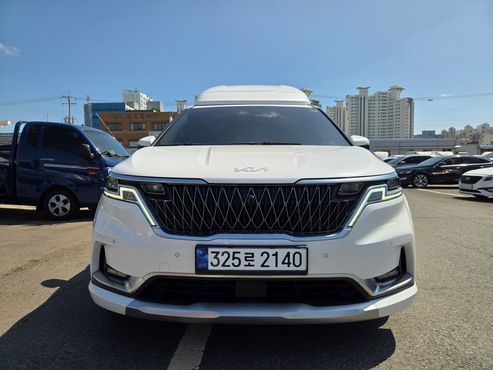 Kia Carnival Diesel 9-Seater Hi-Limousine Signature — пробег 47 413 км — фото 3 из 5