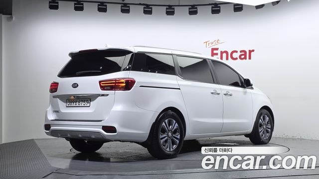 Kia Carnival из Кореи Encar