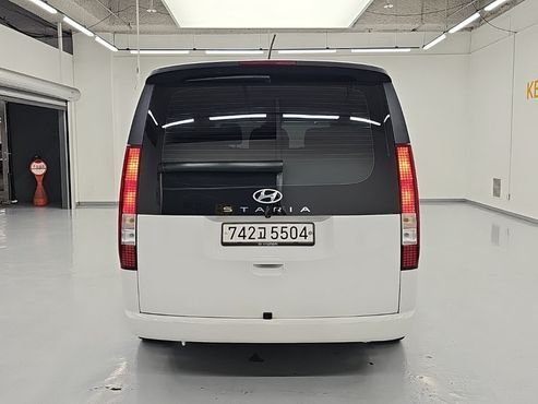 Hyundai Staria Tourer 11-Seater Modern — пробег 129 916 км — фото 3 из 5