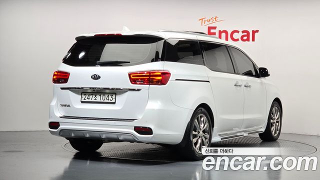 Kia Carnival из Кореи Encar