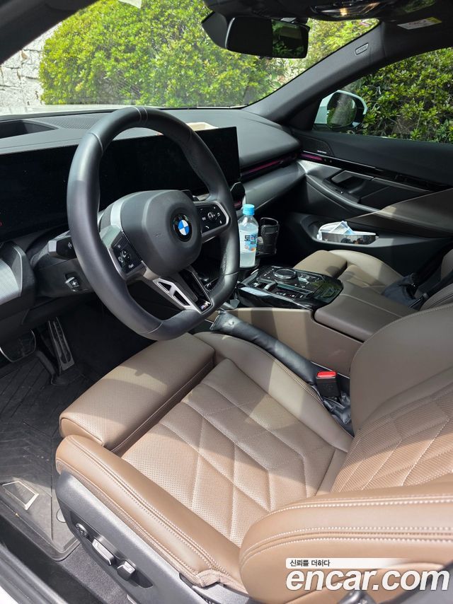 BMW 5-Series 520i M Sport — пробег 31 500 км — фото 4 из 5