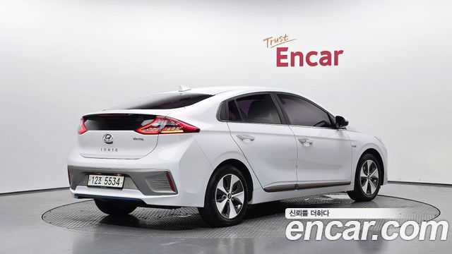 Hyundai Ioniq Q — пробег 185 870 км — фото 2 из 5