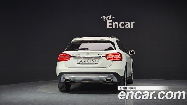 Mercedes-Benz GLA-Class GLA200 d 4MATIC — пробег 98 453 км — фото 4 из 5