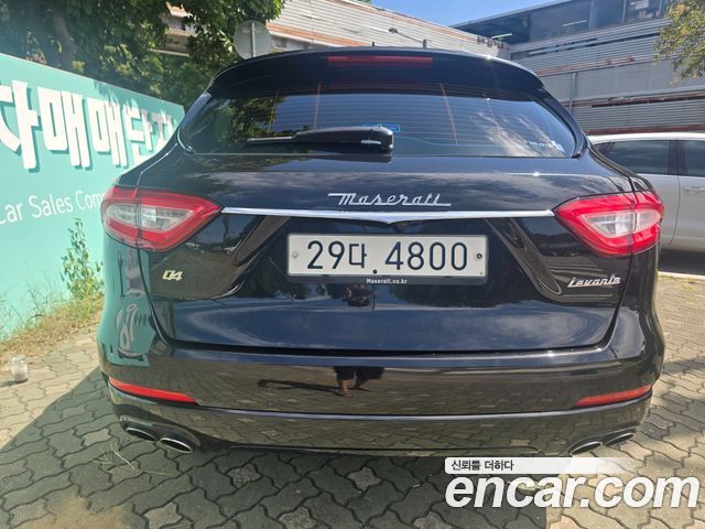 Maserati Levante из Кореи Encar