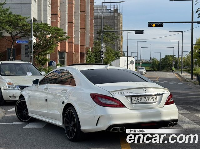 Mercedes-Benz CLS-Class CLS63 AMG 4MATIC — пробег 135 000 км — фото 2 из 5