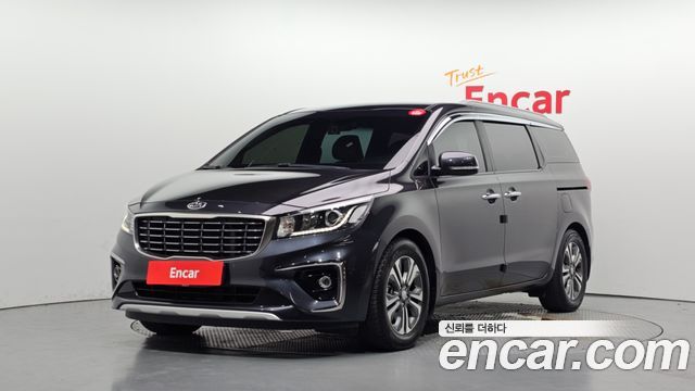 Kia Carnival 9-Seater Luxury — пробег 105 066 км — фото 1 из 5
