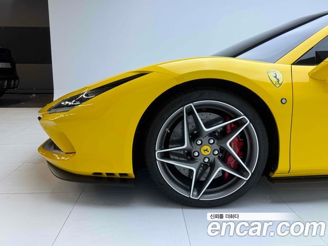 Ferrari F8 3.9 V8 — пробег 16 800 км — фото 4 из 5
