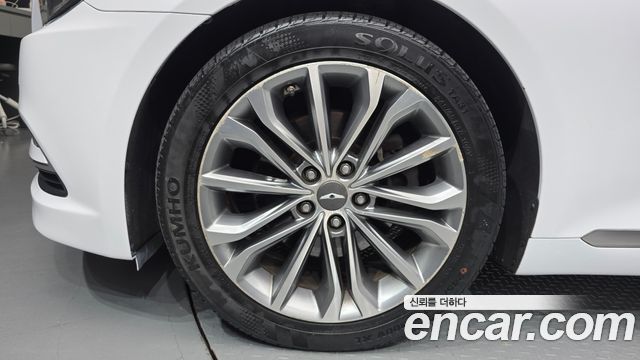 Hyundai Genesis из Кореи Encar
