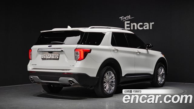 Ford Explorer 2.3 LimIted 4WD — пробег 14 025 км — фото 2 из 5
