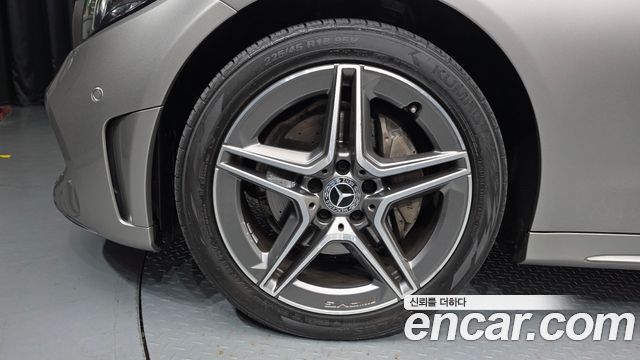 Mercedes-Benz C-Class C220 d 4MATIC AMG Line — пробег 67 368 км — фото 5 из 5