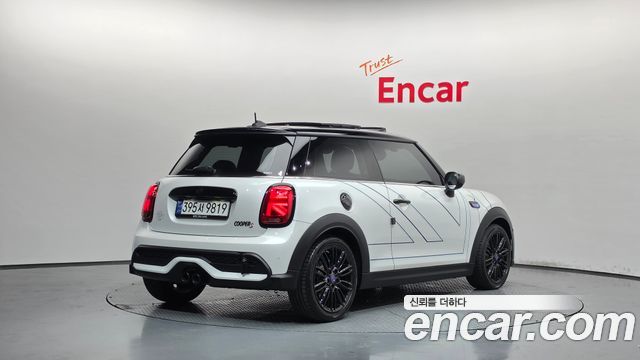 Mini Cooper Mayfield Edition 3rd — пробег 21 534 км — фото 2 из 5