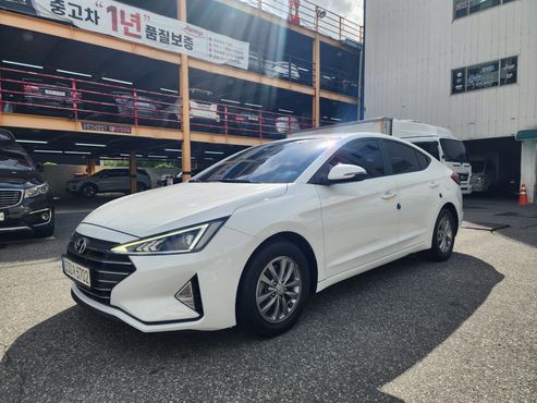 Hyundai AVANTE 1.6 Smart — пробег 108 000 км — фото 1 из 5