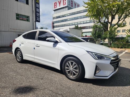Hyundai AVANTE 1.6 Smart — пробег 108 000 км — фото 2 из 5