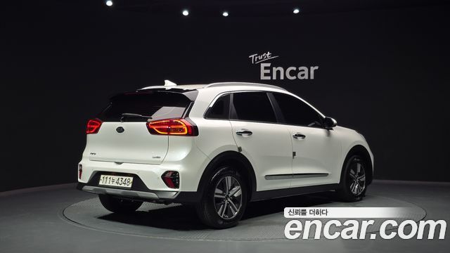 Kia Niro 1.6 HEV Prestige — пробег 115 099 км — фото 2 из 5