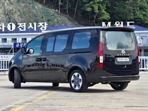 Hyundai Staria HEV 1.6 Tourer 9-Seater Modern — пробег 19 577 км — фото 5 из 5