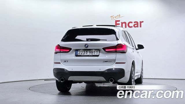 BMW X1 xDrive 20i M Sport — пробег 33 635 км — фото 4 из 5