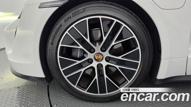 Porsche Taycan из Кореи Encar
