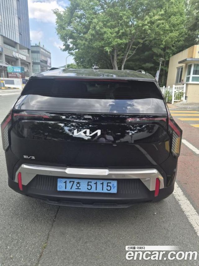 Kia EV3 Long Range 2WD Earth — пробег 6 600 км — фото 4 из 5