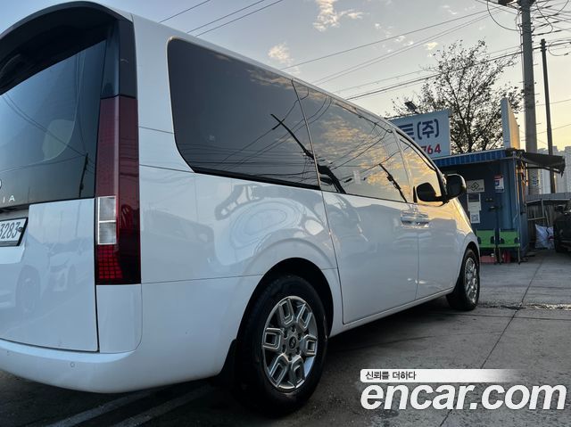 Hyundai Staria Tourer 11-Seater Modern — пробег 59 882 км — фото 3 из 5