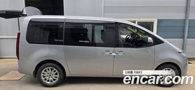 Hyundai Staria Cargo 5-Seater Modern — пробег 64 000 км — фото 4 из 5