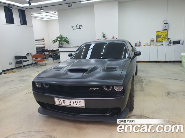 Dodge Challenger 6.2 — пробег 65 000 км — фото 3 из 5