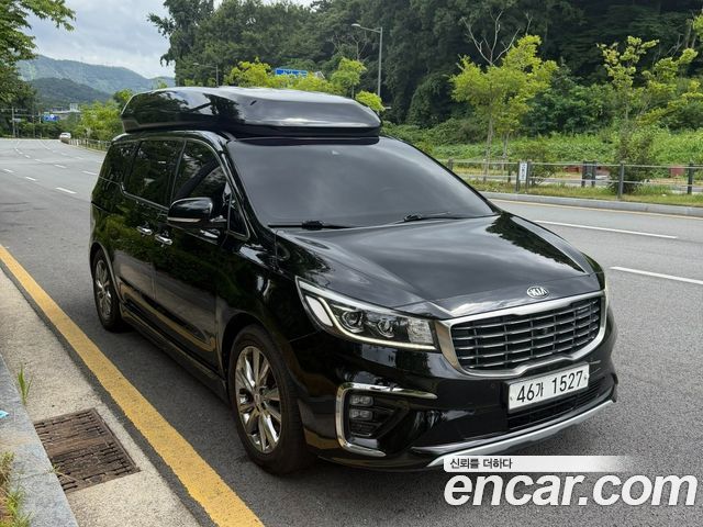 Kia Carnival Gasoline 9-Seater Hi-Limousine Noblesse Special — пробег 179 000 км — фото 1 из 5