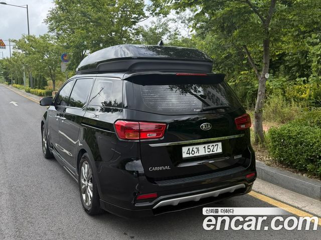 Kia Carnival Gasoline 9-Seater Hi-Limousine Noblesse Special — пробег 179 000 км — фото 4 из 5