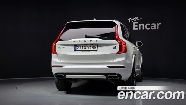 Volvo XC90 D5 R-Design — пробег 90 655 км — фото 4 из 5