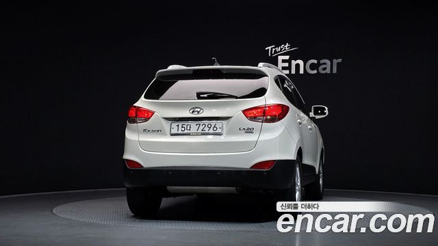 Hyundai Tucson Diesel 2WD LX20 Luxury — пробег 188 628 км — фото 4 из 5