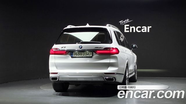 BMW X7 xDrive 40d Design Pure Excellence 6-Seater — пробег 62 869 км — фото 4 из 5