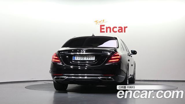 Mercedes-Benz S-Class Maybach S560 4MATIC — пробег 71 130 км — фото 4 из 5