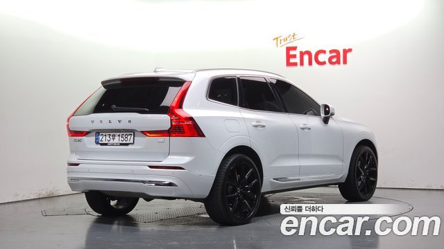 Volvo XC60 T8 Ultimate Bright — пробег 67 181 км — фото 2 из 5