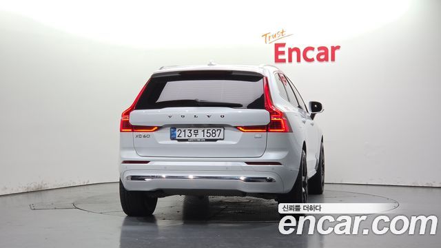 Volvo XC60 T8 Ultimate Bright — пробег 67 181 км — фото 4 из 5