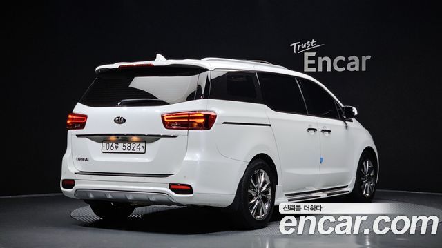 Kia Carnival из Кореи Encar