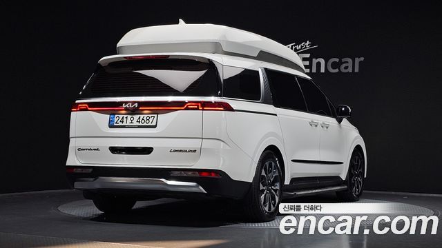 Kia Carnival Diesel 9-Seater Hi-Limousine(Special Vehicle) — пробег 72 759 км — фото 2 из 5