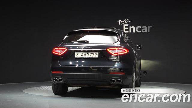 Maserati Levante из Кореи Encar
