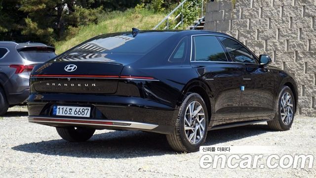 Hyundai Grandeur 2,5 Gasoline 2WD Premium — пробег 15 800 км — фото 4 из 5