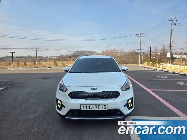 Kia Niro 1.6 HEV Prestige — пробег 110 780 км — фото 3 из 5