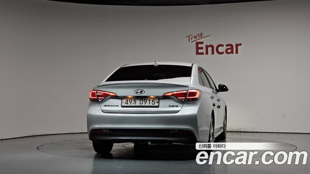 Hyundai Sonata 2.0 HEV Premium — пробег 173 786 км — фото 4 из 5