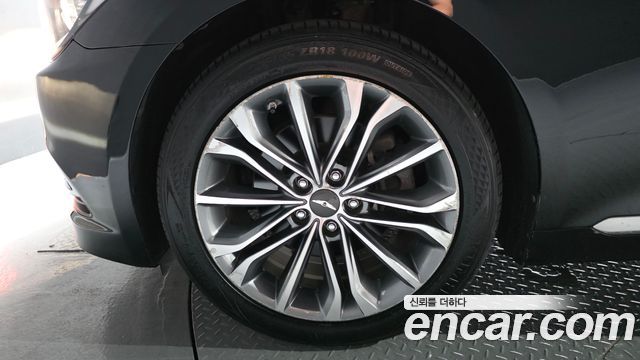Hyundai Genesis из Кореи Encar