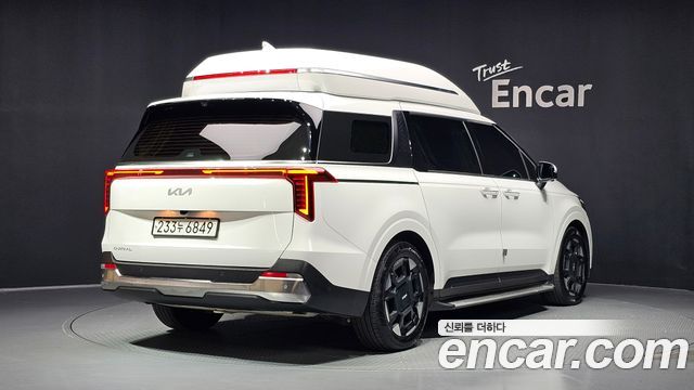 Kia Carnival Gasoline 9-Seater Hi Limousine Signature — пробег 45 495 км — фото 2 из 5