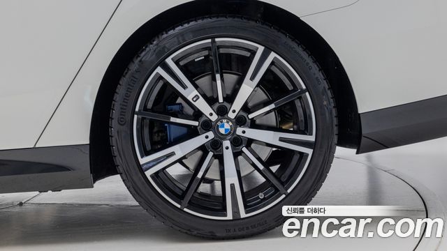 BMW 5-Series 530i xDrive M Sport — пробег 4 138 км — фото 5 из 5