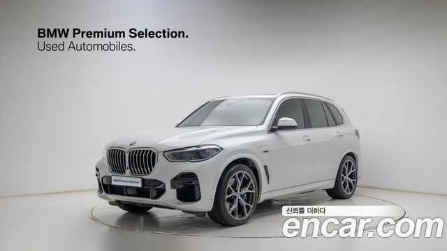 BMW X5 xDrive 45e M Sport — пробег 83 805 км — фото 1 из 5