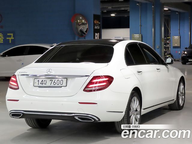 Mercedes-Benz E-Class из Кореи Encar