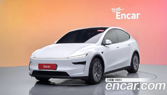 Tesla Model Y L Long Range AWD — пробег 4 998 км — фото 1 из 5
